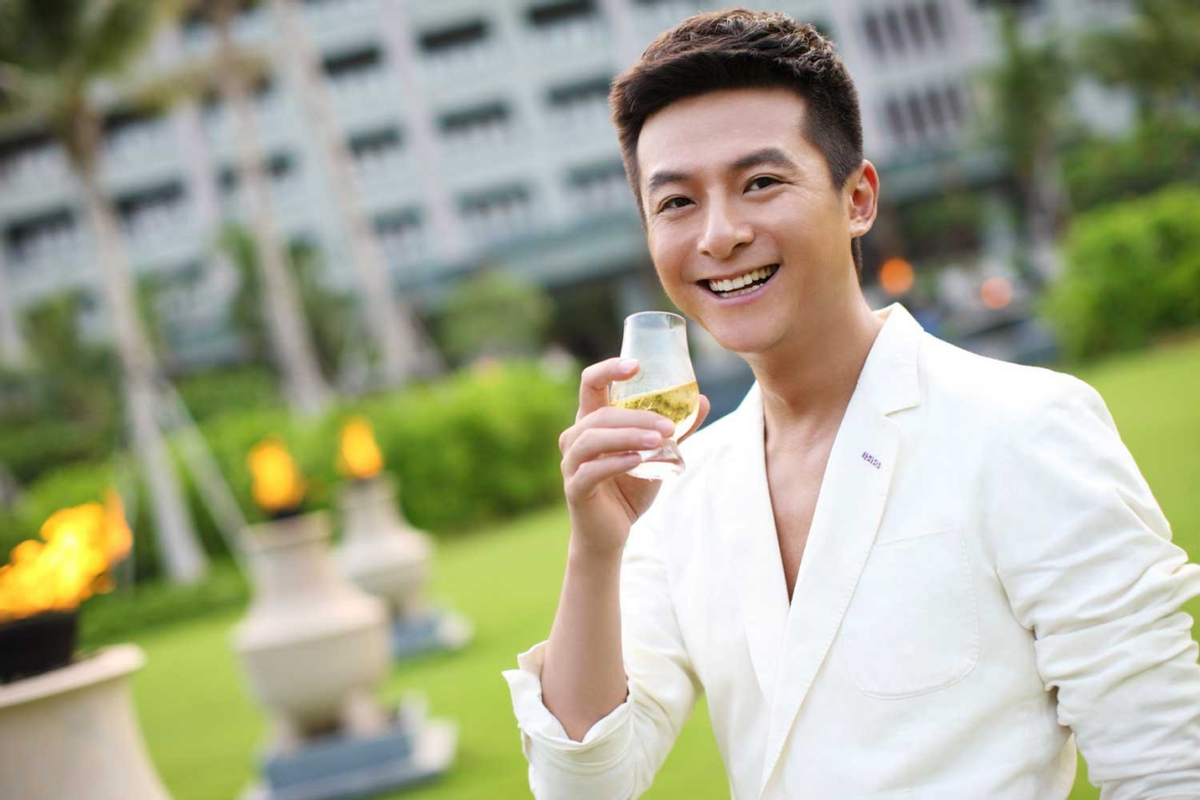 朱雨辰|演员朱雨辰:母爱有泪有痛,43岁和姐姐一块未婚,成年迈母亲心病