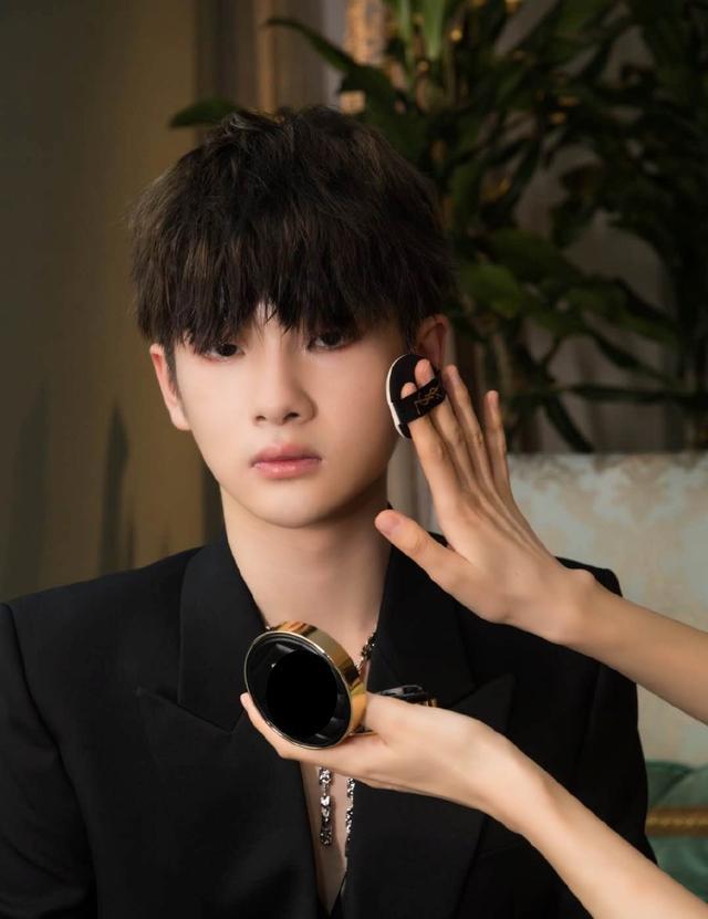 明星 男偶像代言美妆产品，真的不太行