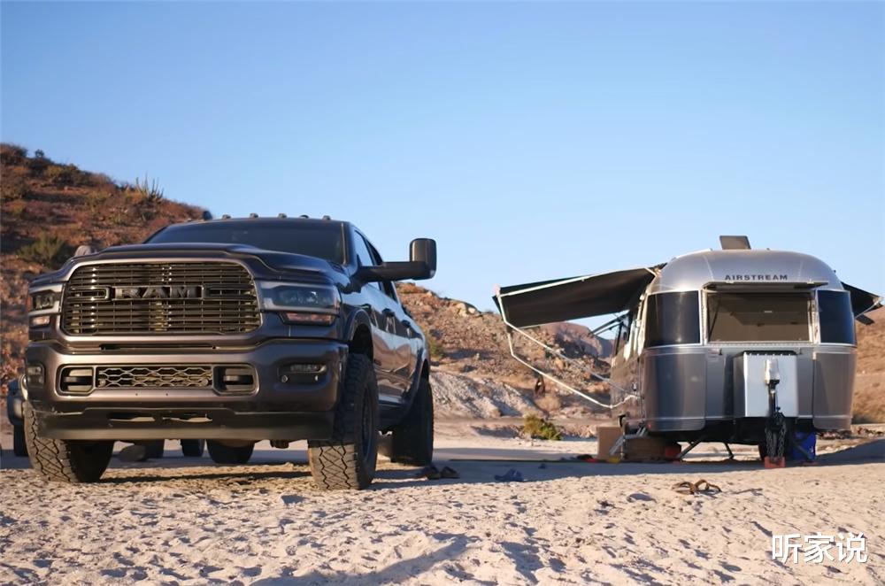 一家四口放弃一切，在17㎡拖车小家里住3年，过起居无定所的日子