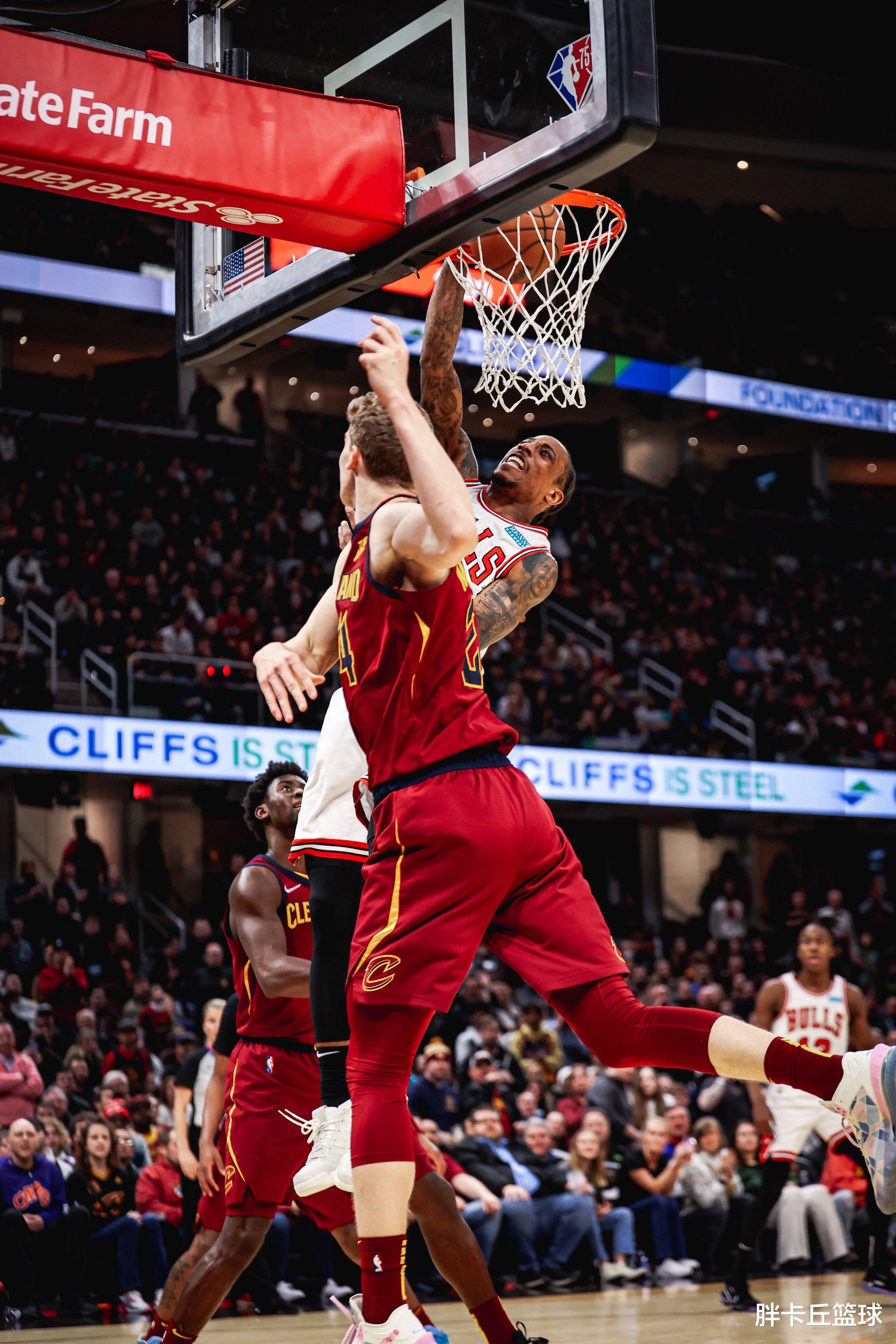 火箭队|3月27日NBA球鞋上脚，锡安晒出第二代个人签名鞋，塔克上脚科比4