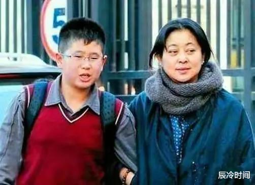 倪萍|倪萍的“唏嘘”人生：如果有下辈子，既不要爹娘，也不要孩子