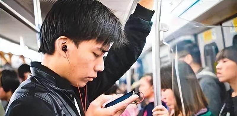 芯片|微信弹出“这种广告”要注意,你可能正在“监视”,尽量关闭了