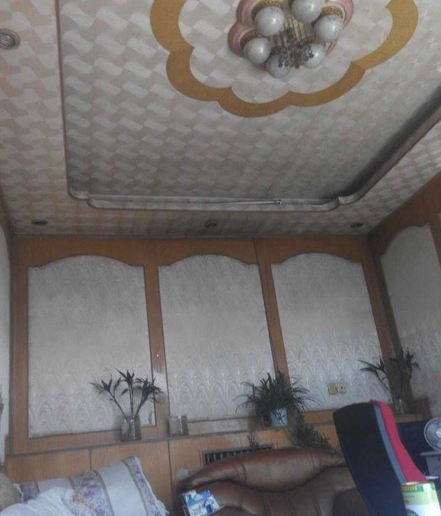 住的是出租房,用的是二手破旧家具,有谁比我嫁的更心酸?