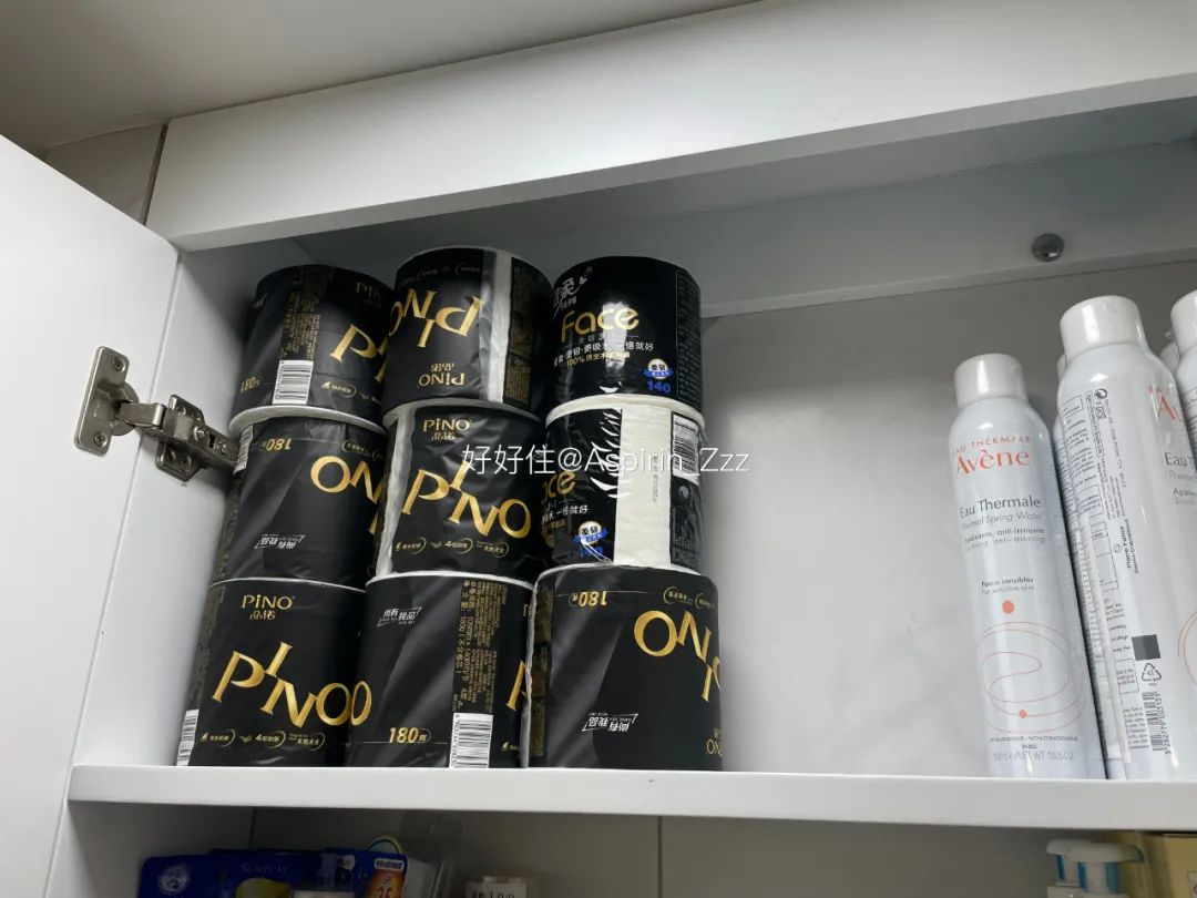 卫生间储物，如何防潮、不显乱？她家这招够灵