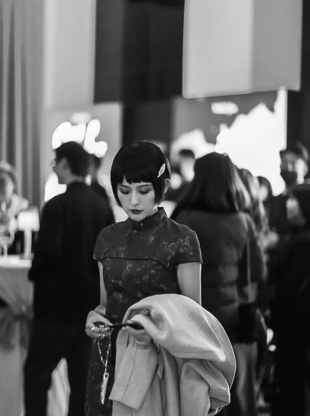 高定|风暴眼|热依扎赵露思鞠婧祎连连翻牌，国潮高定风口到了吗？