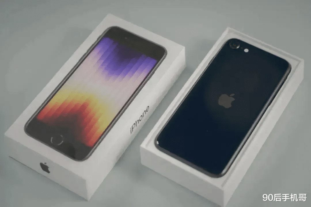 苹果|苹果SE 3上手简评，保留指纹识别，真如传言中的一文不值？