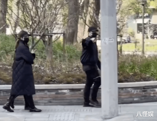 宣云|宣云宅家自拍，脸上贴贴纸可爱又少女，潘玮柏趴门缝偷看好甜蜜