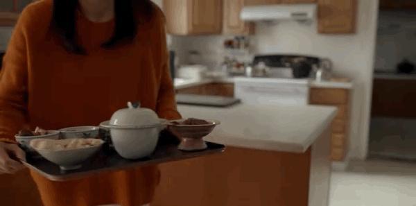 傲骨贤妻|豆瓣5.1，翻拍自《傲骨贤妻》的《玫瑰之战》，为何翻车了？