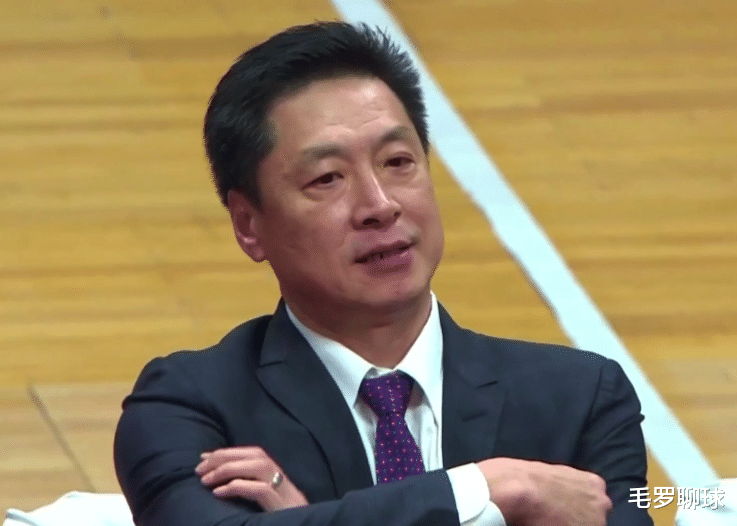 辽宁男篮|辽宁外援发飙80岁蒋兴权拉不住，李春江杨鸣看懵，赵继伟讽刺裁判
