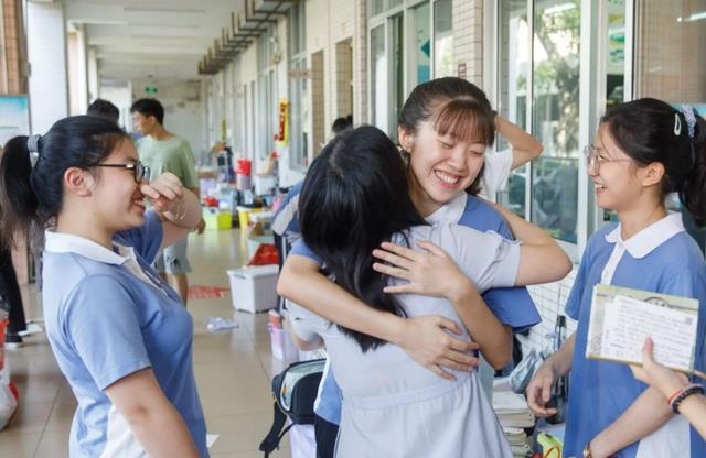 本溪|本溪高中教师录取名单曝光，高学历引争议，北大毕业回5线城市？