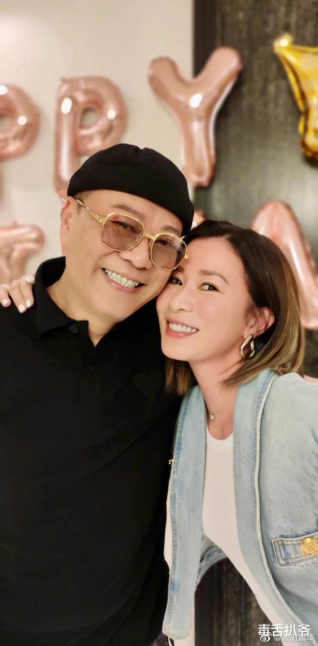 佘诗曼|佘诗曼晒47岁庆生照！好友齐聚场面热闹，站C位手捧鲜花一脸灿笑