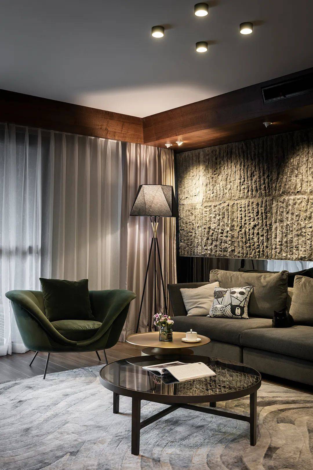 复古港风,都市精英偏爱的冷硬派家装