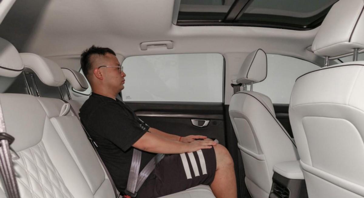 10万内就能落地的2款高性价比SUV，家用SUV里的真“六边形选手”