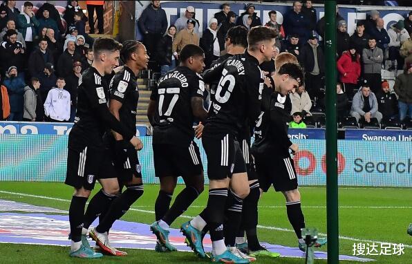英超|5-1！英超升降机又赢了：4连胜+手握14分优势，夺冠概率高达96%