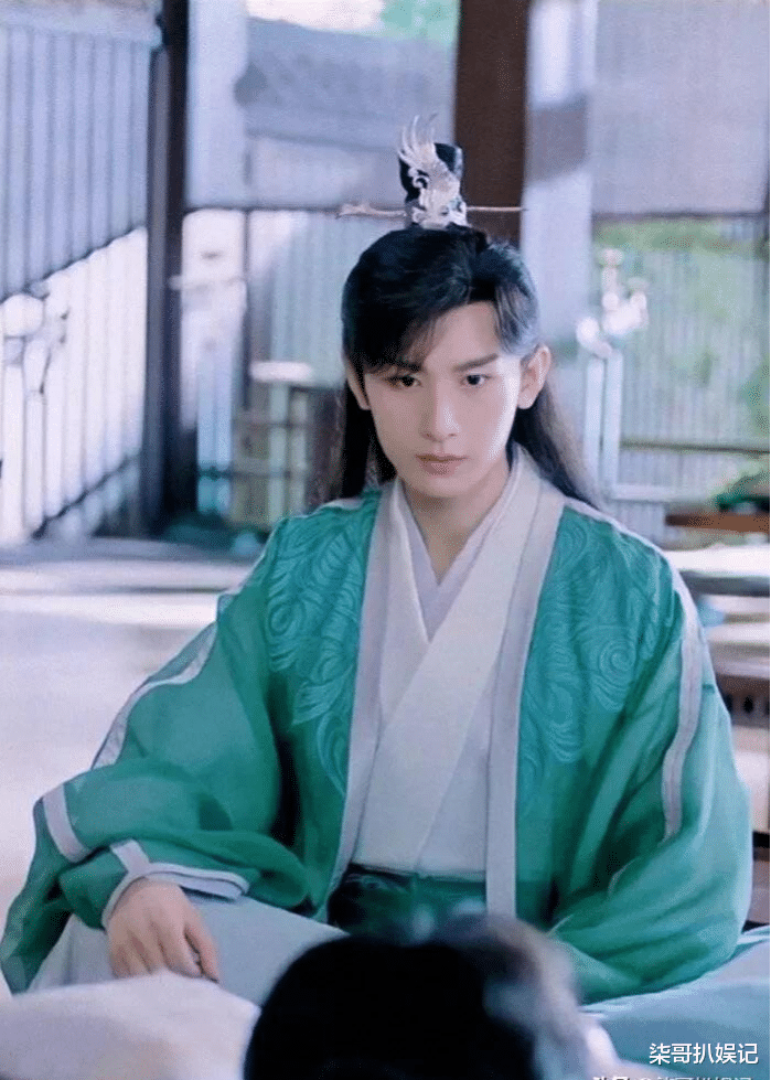 王一博|初见一般,越看越帅气,这5位男星,换造型堪比“整容”,差距大