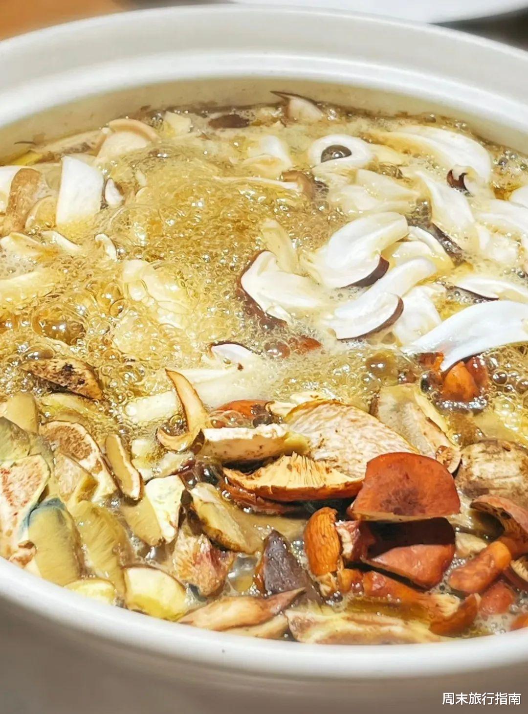 野生菌|刘亦菲新剧刷屏!均温20℃的神仙取景地,私藏“全国最毒”美味,吃过就上头!