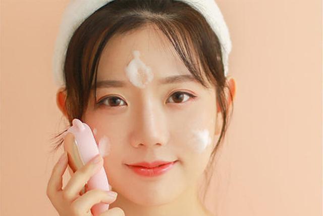 发型 皮肤泛红易敏感？做好这些基础护肤步骤，轻松改善皮肤问题