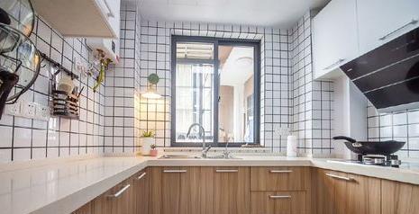 没钱装修直接住毛坯房，“赤贫风”逐渐走红，网友：不比装修差