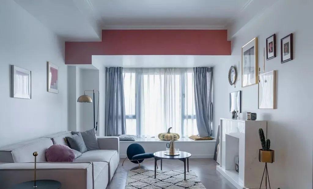 买了新房,以为是自己的就随心所欲,想砸哪砸哪,典型的没脑子