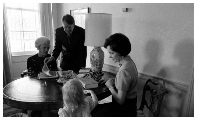 艾娃|艾娃加德纳：唯一把英女王比下去的女明星，气质高贵，靠美貌上位