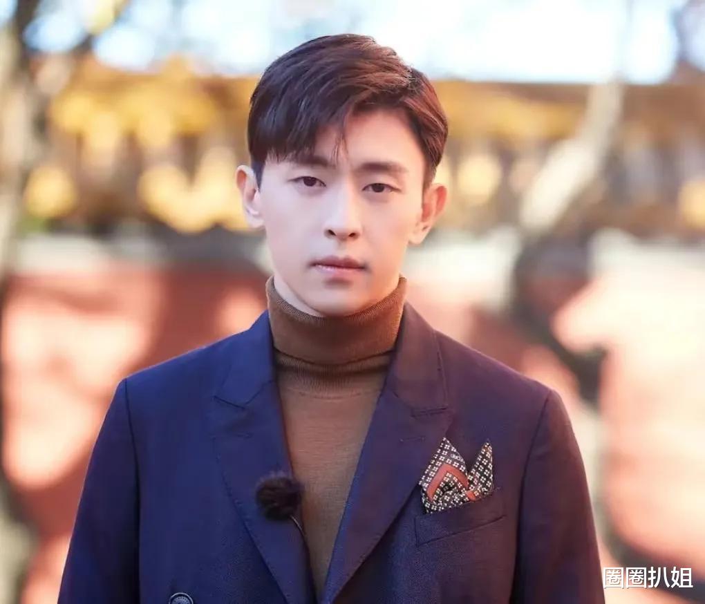 罗云熙|邓伦表哥报其近况,仍在北京一切安好,粉丝盼其复出