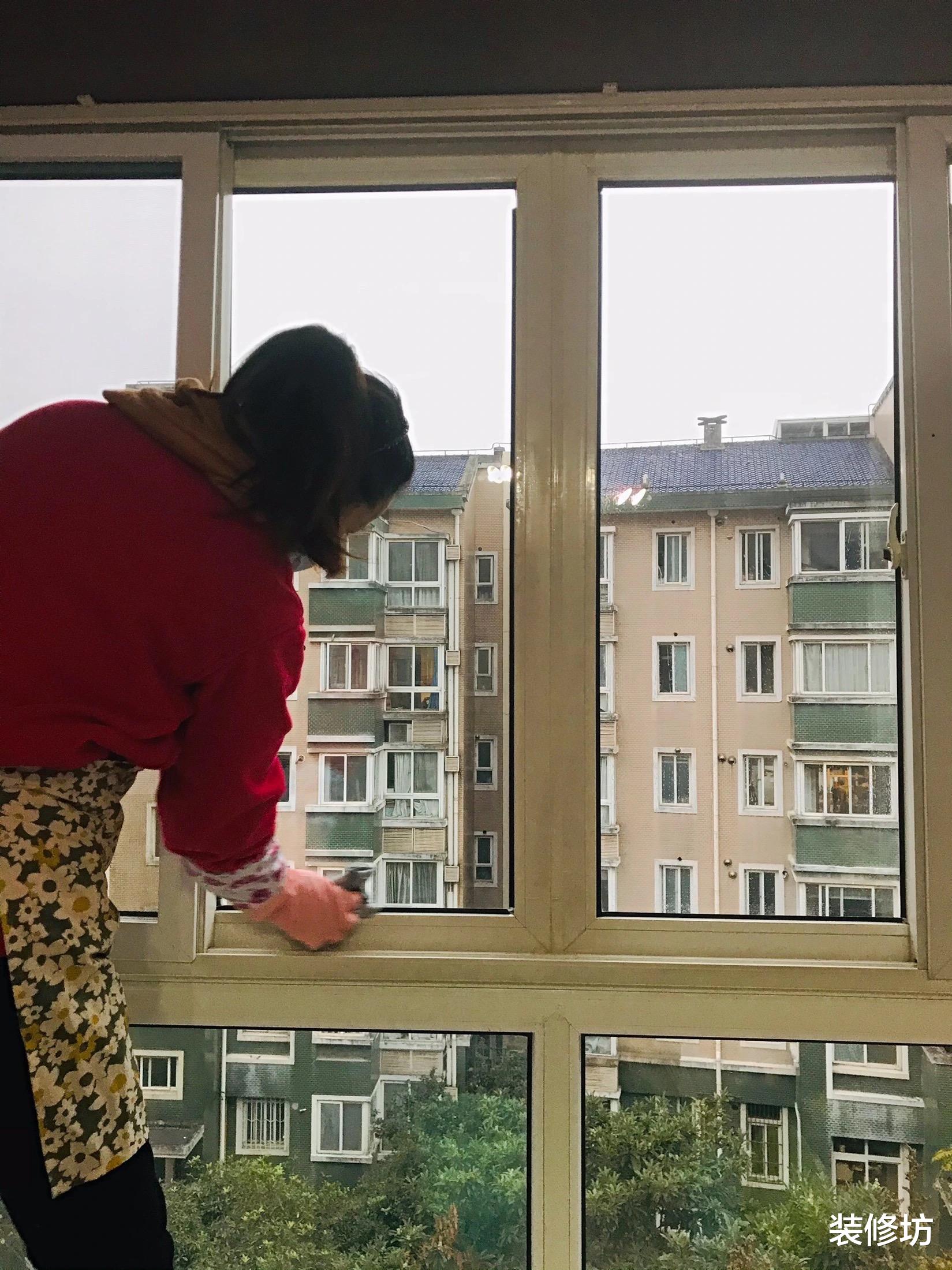 为何春天不能开窗通风?很多人不懂,难怪地面都是灰