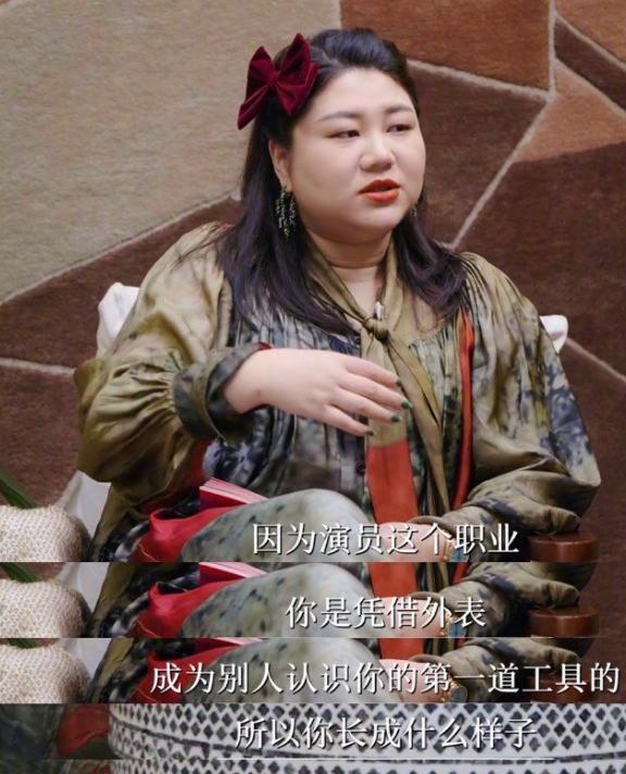 张若昀 明星为了减肥很拼：张若昀为拍戏瘦成三角脸，吴谨言十岁开始节食