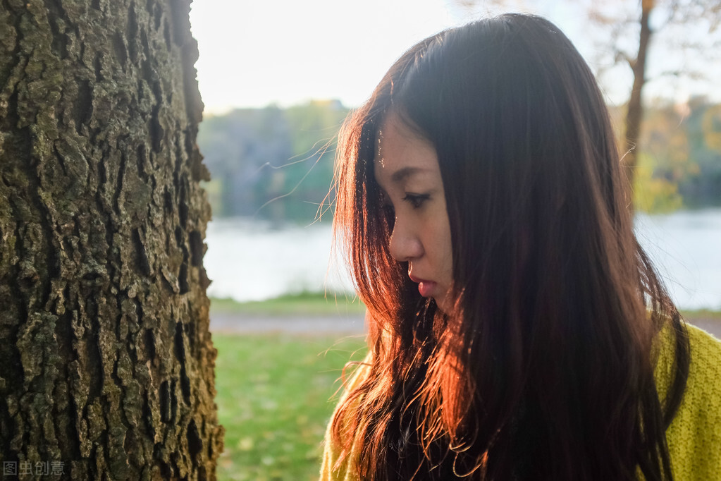可恶:丧偶女子“引狼入室”,男友竟然对其婆家娘家“通吃”