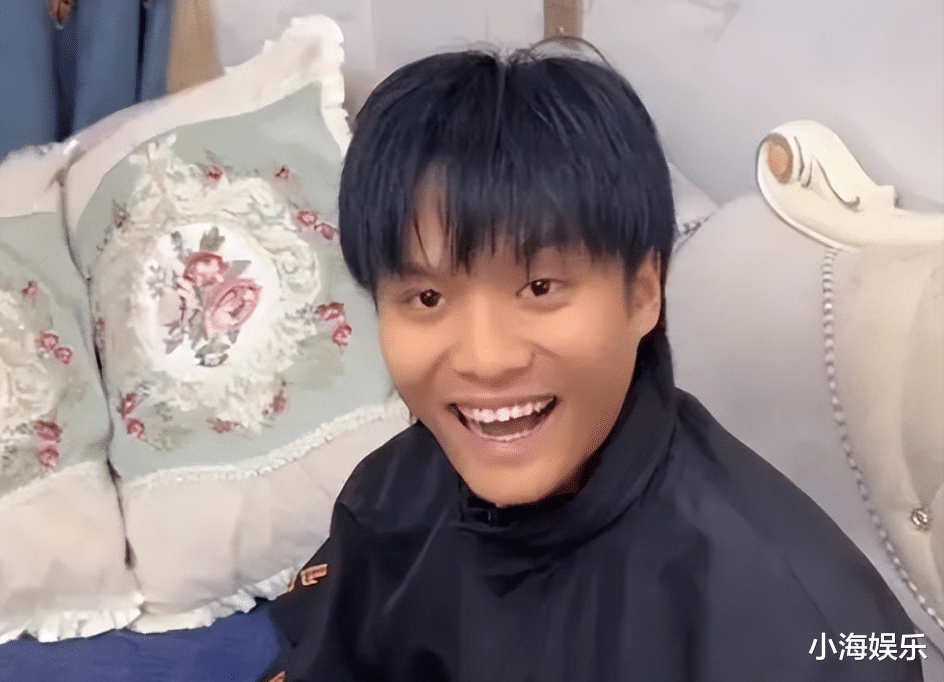 小杨哥花1亿买大楼,发朋友圈分享喜悦,直播间回应买楼初心
