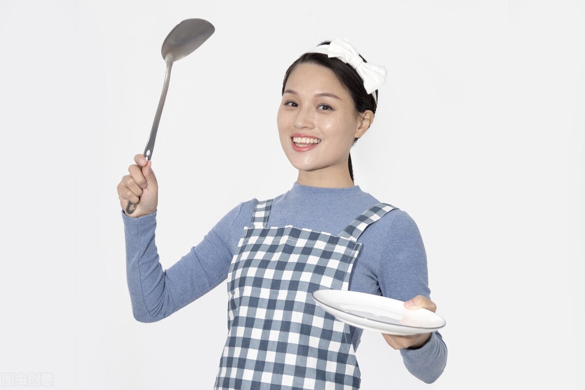 34岁女保姆四次表白大爷,惨遭拒绝,大爷:我虽然老,但我不笨