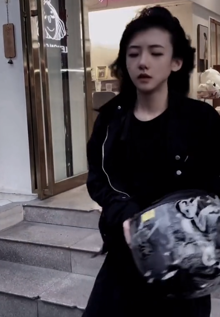 身份证|“全网最美男孩”杰尼辉:比女生还美是啥体验?