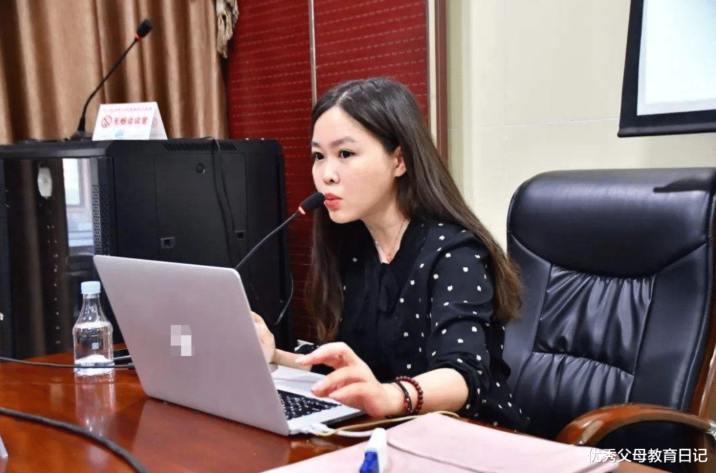 大学|男生公认的“女友职业”排行榜，护士退出前五，大学老师备受欢迎