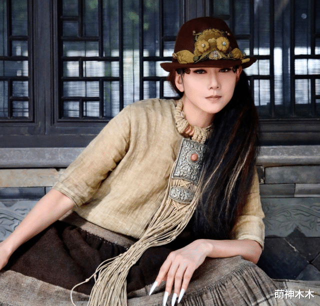 杨丽萍|杨丽萍经纪人自曝错过返航!众星转发航班救援信息,肖战热巴参与