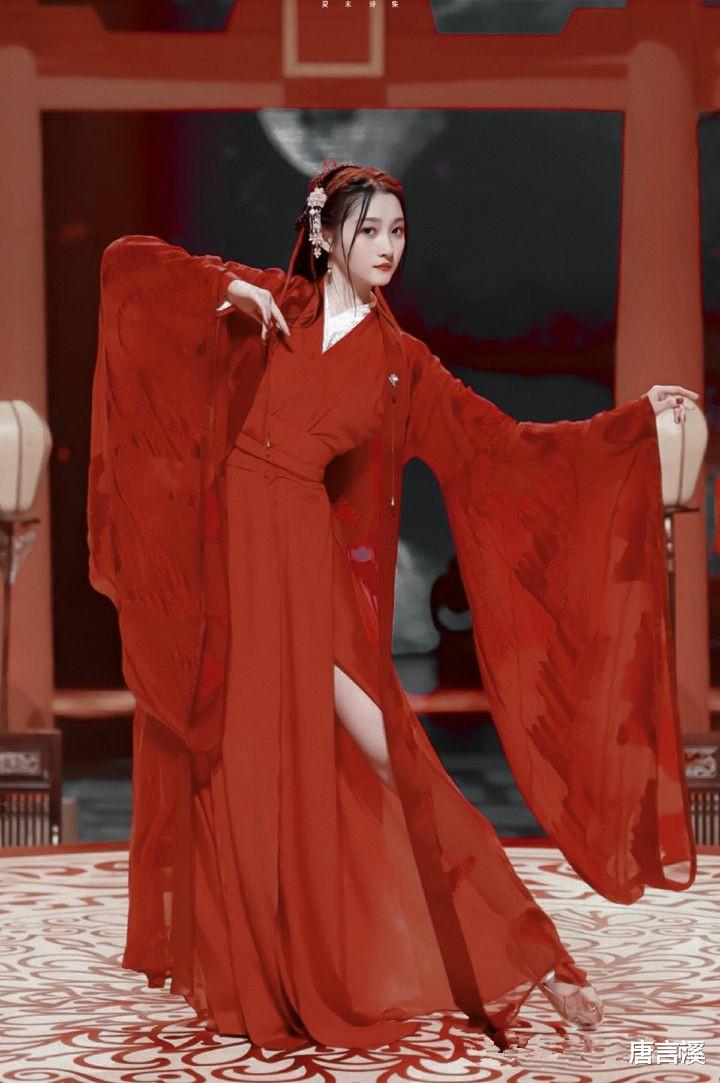 熊黛林|身高超175的10位女星,个个“卓立鸡群”,不用抠抠缩缩谎报身高