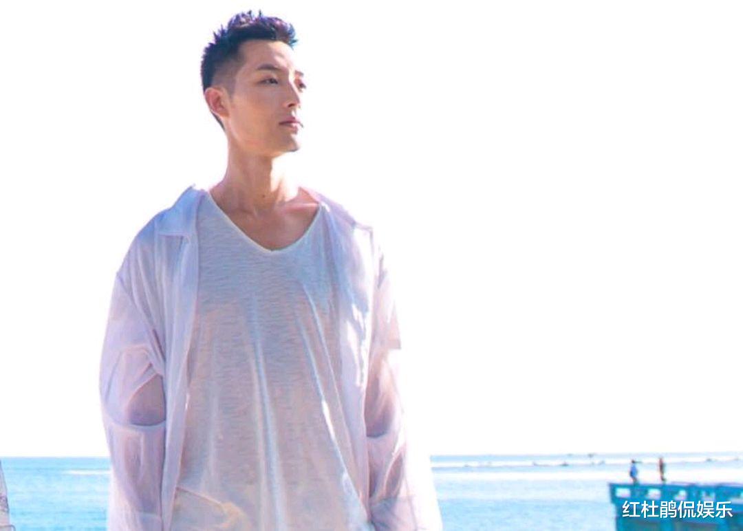 |主持人赵音奇近照曝光，央视辞职5年已改行，帅小伙变成中年大叔