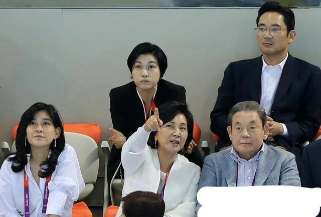 李尹馨|出生就拥有上亿资产，却在26岁为情自杀，三星小公主李尹馨值得吗？