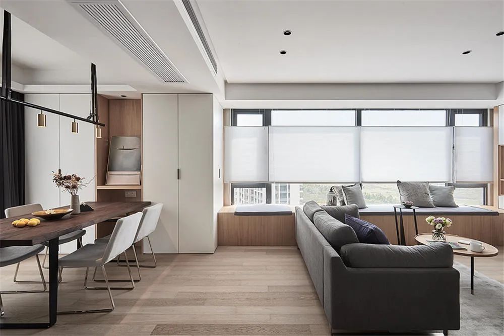 老破小VS远大新：每一处都实用的89m2两居室，这夫妻俩太会了！