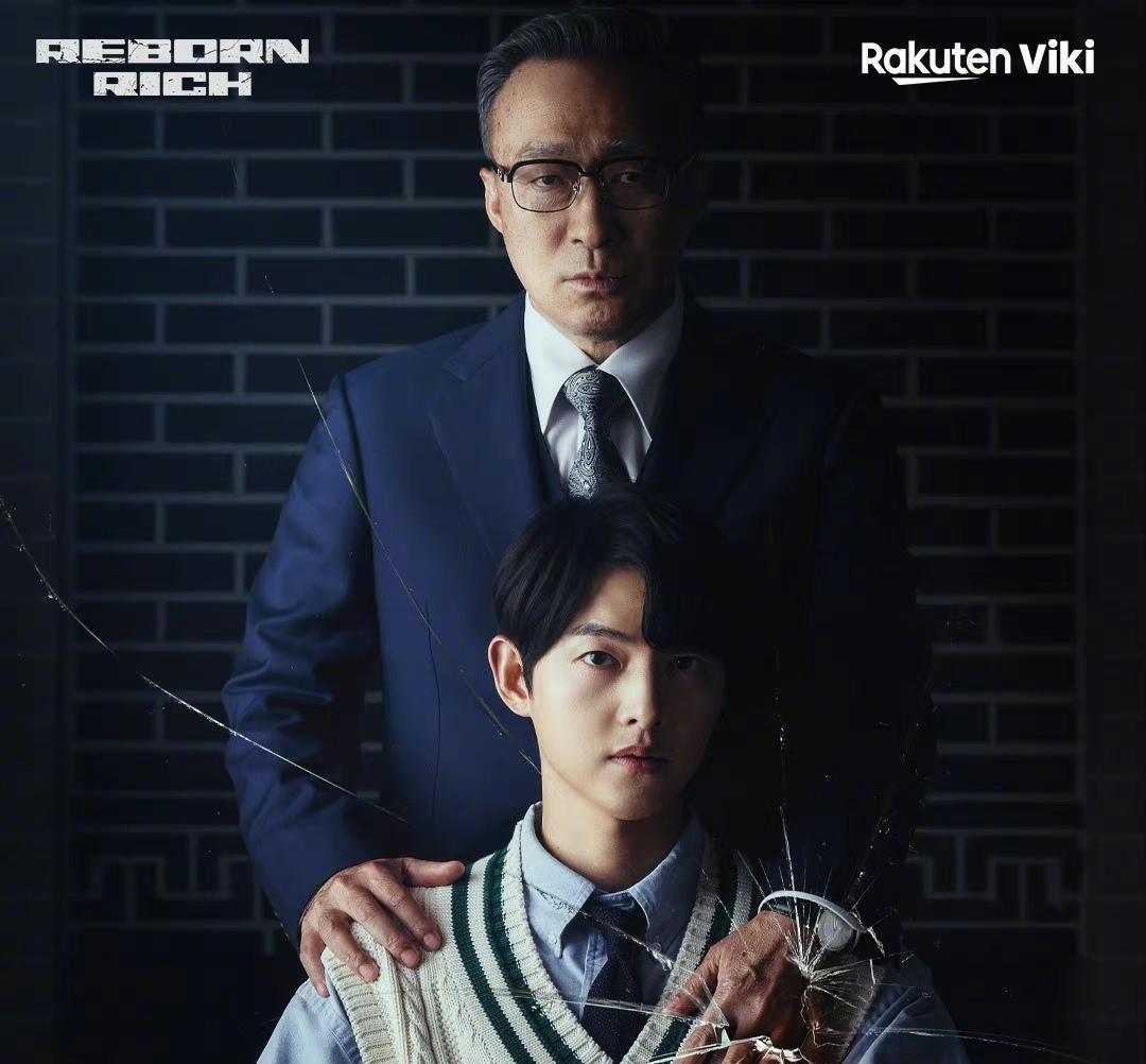 宋仲基|宋仲基出席艾美奖颁奖典礼,打扮精致状态不错,英文发言超有范儿