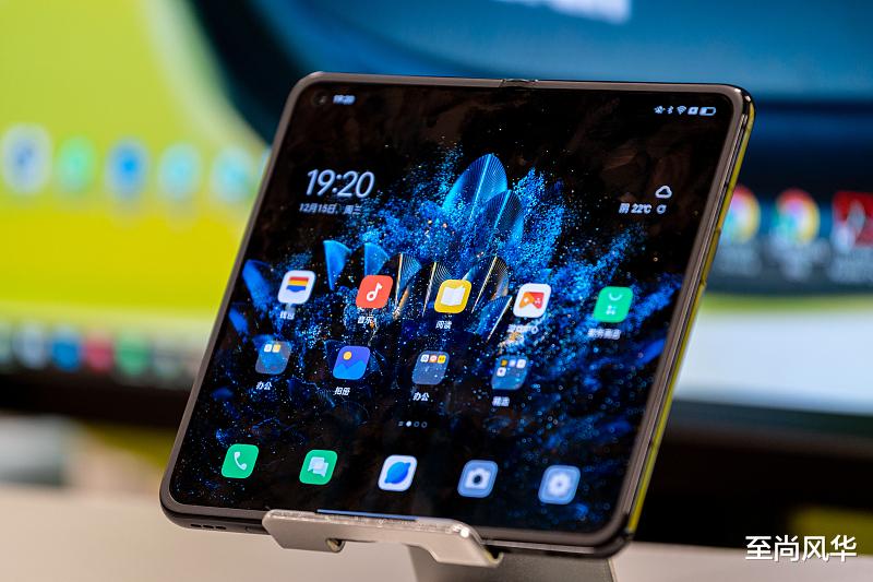 华为|OPPO与华为的铰链设计专利有什么区别?哪一个技术更先进?