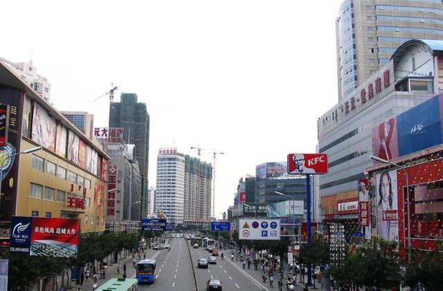 乌鲁木齐|占地3711亩！乌鲁木齐被50亿新校区“砸中”，已投入使用，引关注