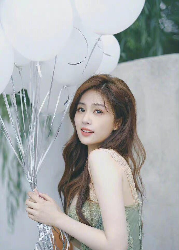 杨幂|和白鹿首搭!王鹤棣路透真的好帅,斯文败类既视感!车牌彰显身份