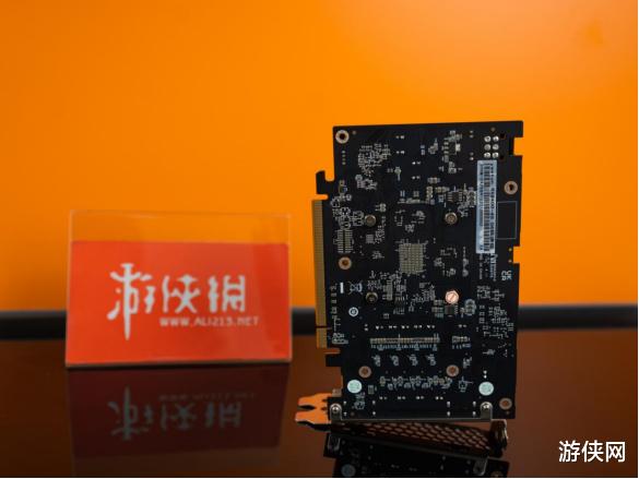 华硕灵耀|入门显卡新贵 性能小钢炮AMD RX 6400轻松挑战大作