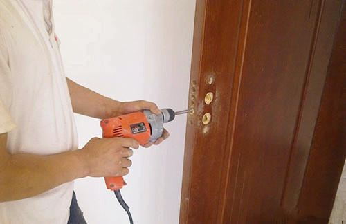 家里装修先铺地板还是先装门?别再傻傻搞不清楚!