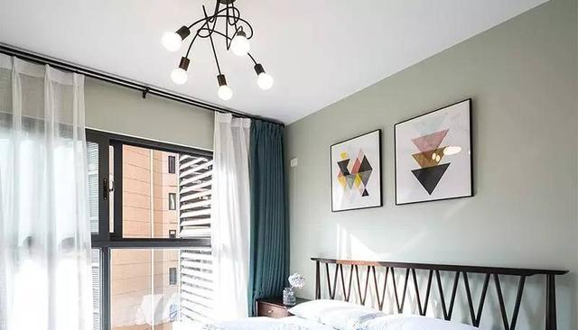 装修时窗帘的颜色怎么选择,才能与家中的环境更搭配?