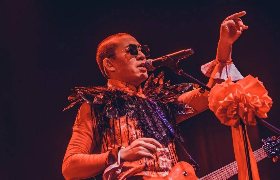 梁龙|从保安到摇滚歌手，曾被王菲都倒追，二手玫瑰梁龙经历了什么？