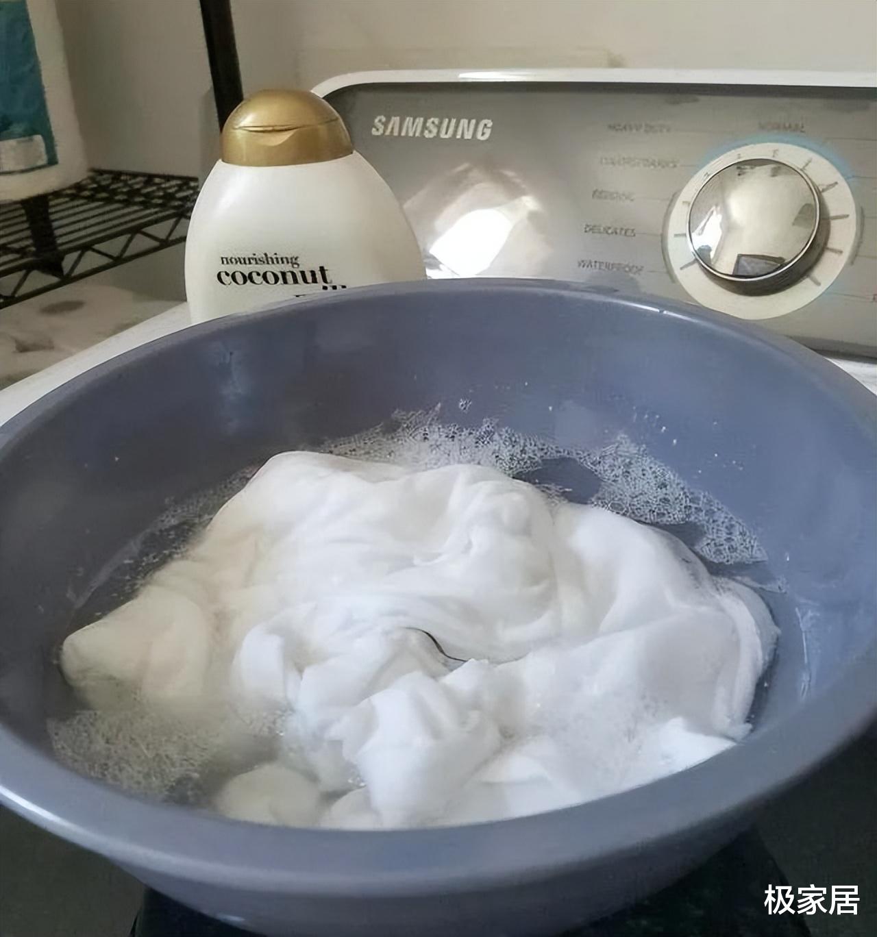 洗衣服直接倒洗衣液?错,教你正确做法,洗完跟新的一样
