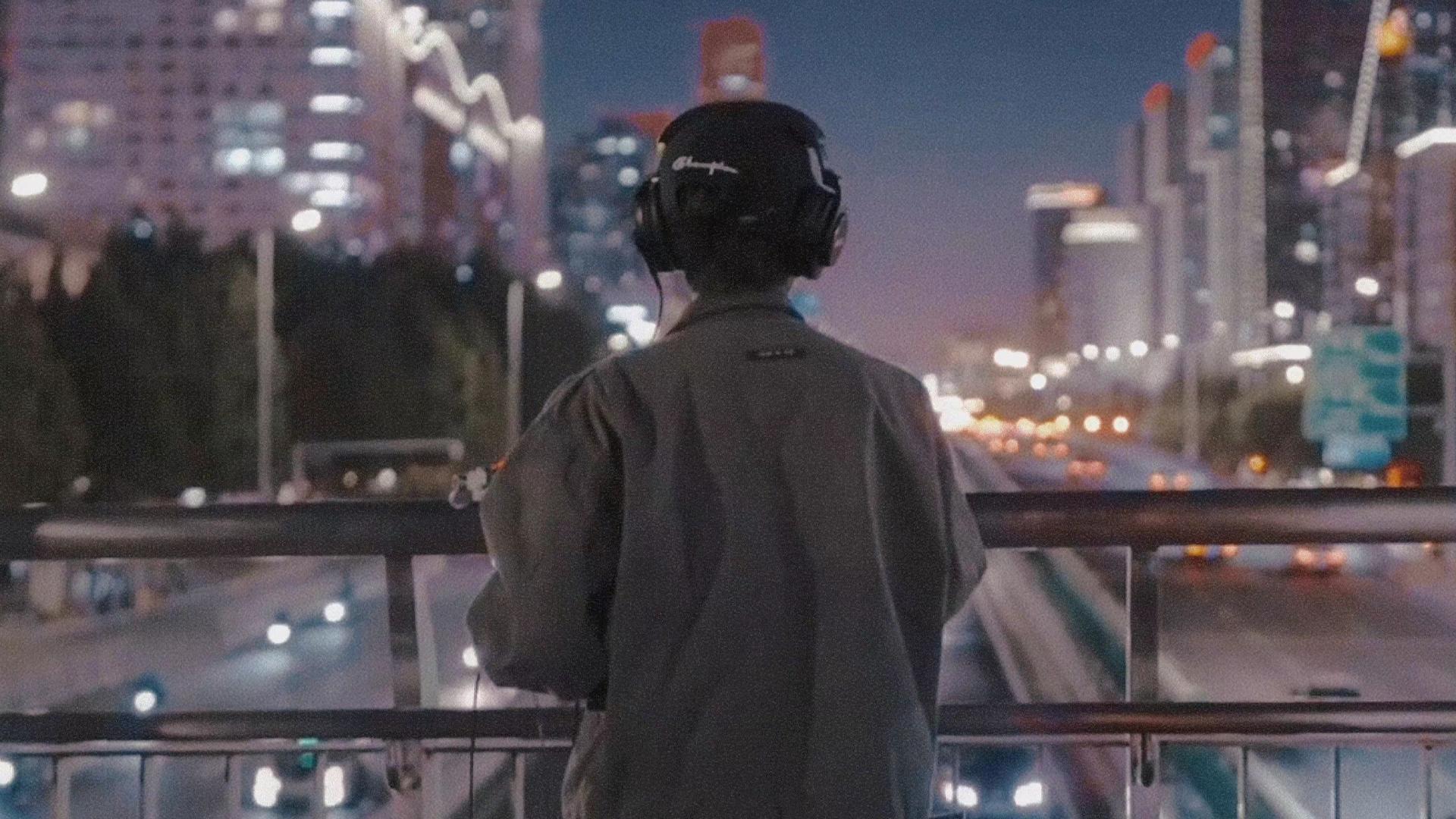 王源|王源用烟花的描绘存在与否，传递自己时隔四年的成长变化！