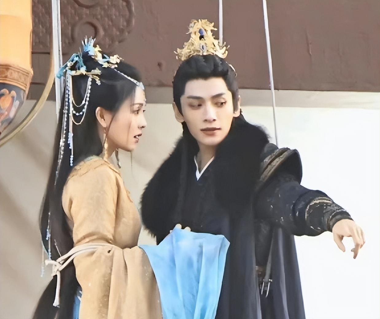 罗云熙|罗云熙过完年后瘦了很多,手背筋突出特别明显