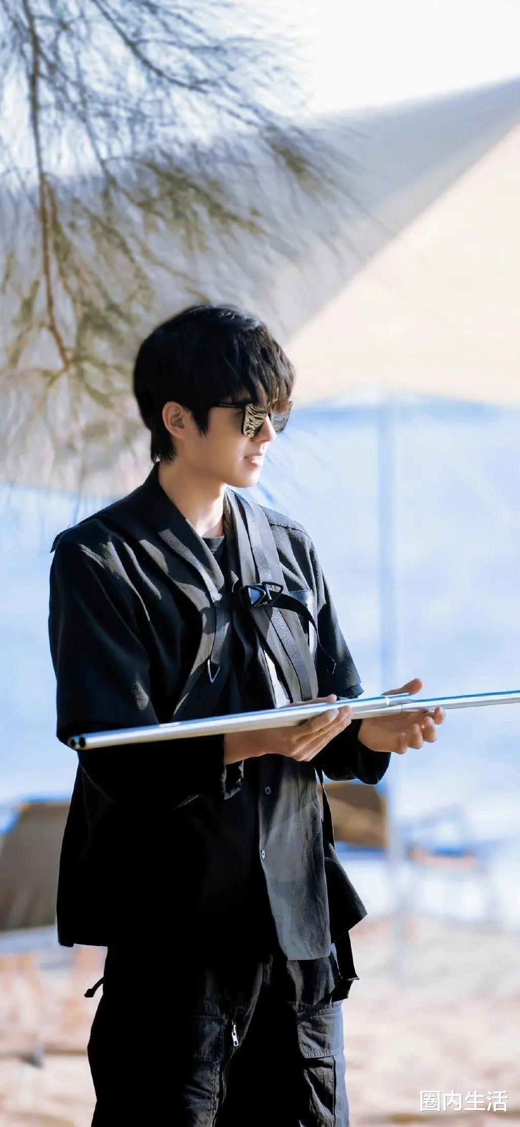 范丞丞|范丞丞自从经历了内娱几次大变动之后，在人际关系这块秉着“在精不在多”的原则