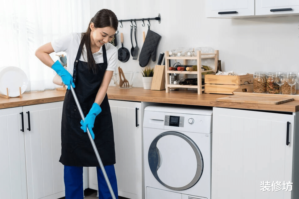这位太太是“清洁狂魔”,家里收拾的一尘不染,是很多人的榜样